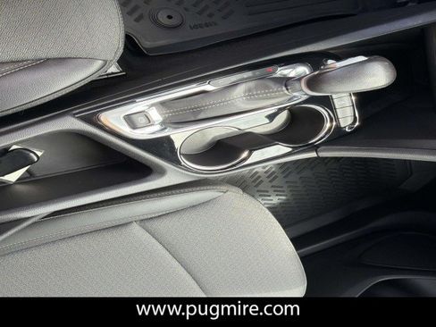 Used 2023 Buick Encore GX Preferred w/ Cold Weather Comfort Package FWD image 32