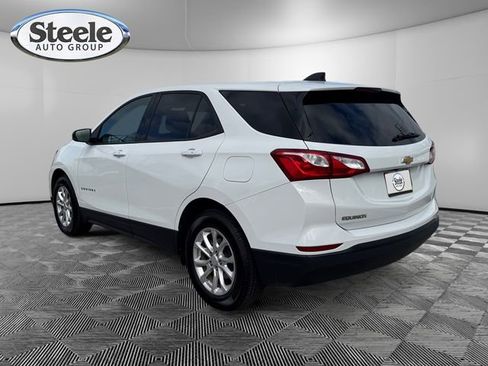 Used 2019 Chevrolet Equinox LS w/ LS Convenience Package image 3