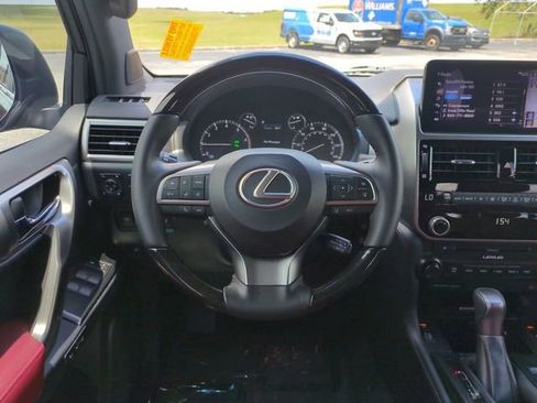 Used 2023 Lexus GX 460 Premium w/ Premium Package AWD/4WD image 17