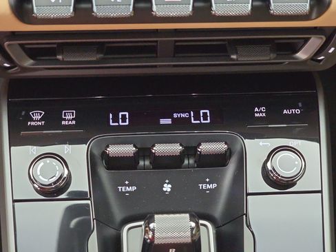 Certified 2022 Porsche 911 Carrera RWD image 22