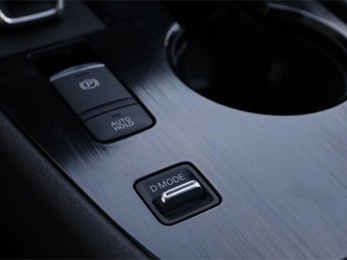 Certified 2023 Nissan Rogue SV image 17