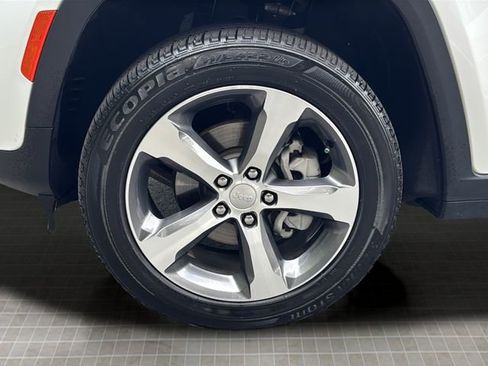 Used 2023 Jeep Grand Cherokee Limited w/ Trailer Tow Prep Group (B) image 28