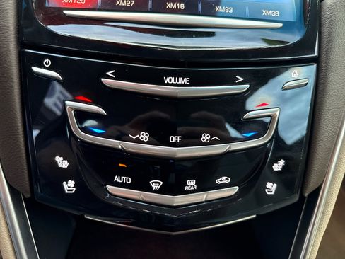 Used 2013 Cadillac XTS Premium image 20