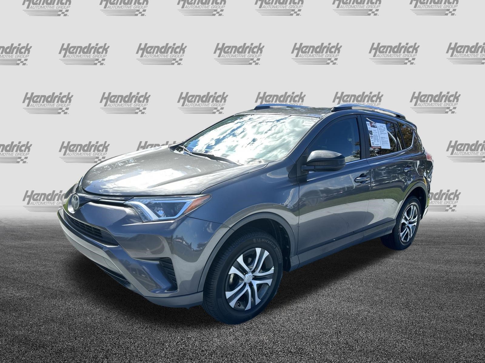 Used 2017 Toyota RAV4 LE FWD image 5