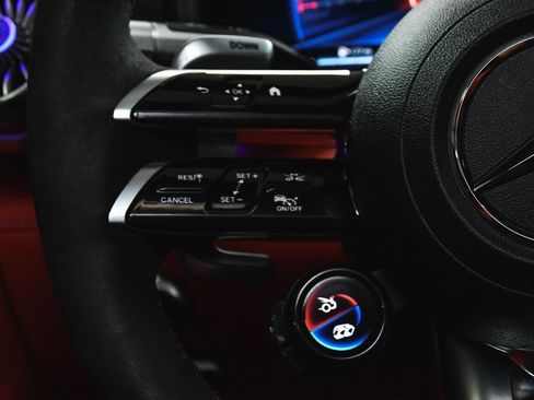 Used 2022 Mercedes-Benz SL 63 AMG 4MATIC w/ Driver Assistance Package image 41