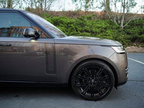 Used 2022 Land Rover Range Rover Long Wheelbase First Edition image 12