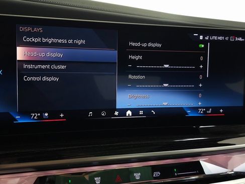 Used 2026 BMW 750e xDrive w/ Luxury Rear Seating Package AWD/4WD image 17