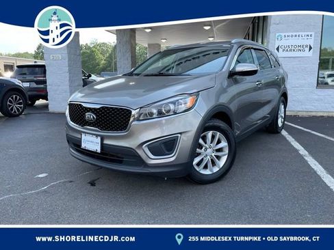 Used 2017 Kia Sorento AWD image 1