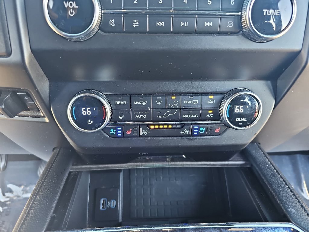 Used 2020 Ford Expedition Limited w/ Special Edition Package AWD/4WD image 23