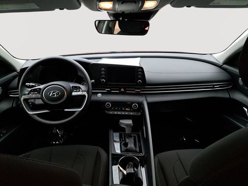 Used 2023 Hyundai Elantra Blue image 19