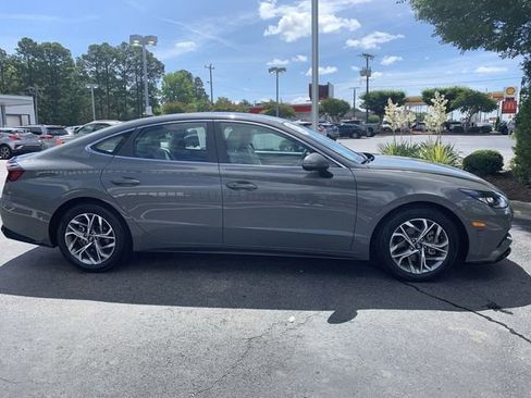Used 2022 Hyundai Sonata SEL FWD image 9
