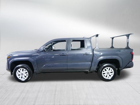 Certified 2024 Toyota Tacoma SR5 AWD/4WD image 4