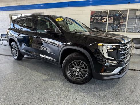 Used 2025 GMC Acadia Elevation image 2