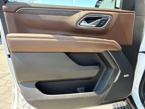 Used 2021 Chevrolet Suburban High Country w/ Premium Package RWD image 13