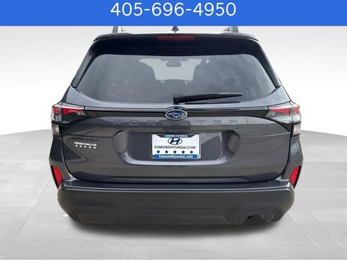 Used 2025 Subaru Forester Premium AWD/4WD image 4