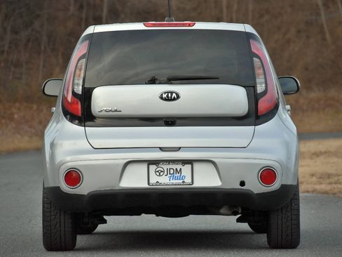 Used 2018 Kia Soul + FWD image 6