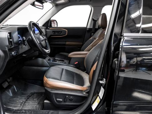 Used 2022 Ford Bronco Sport Outer Banks w/ Tech Package AWD/4WD image 4