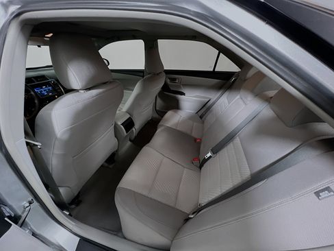 Used 2016 Toyota Camry LE image 29