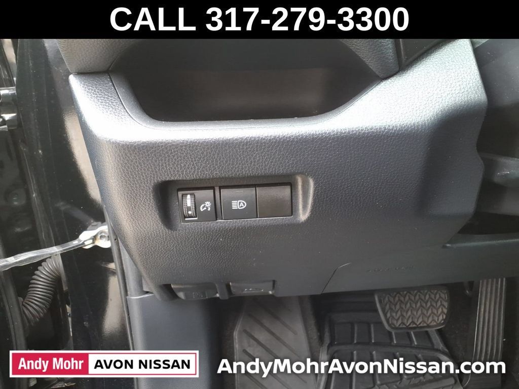 Used 2019 Toyota RAV4 LE AWD/4WD image 21