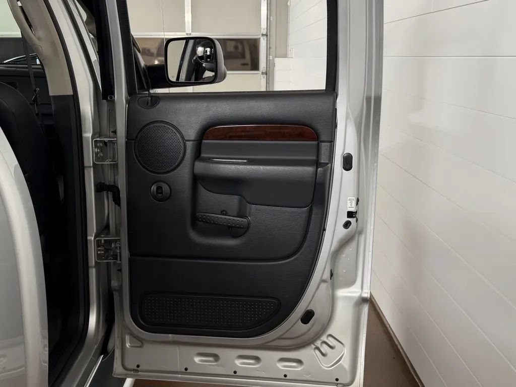 Used 2003 Dodge Ram 3500 Truck SLT AWD/4WD image 33