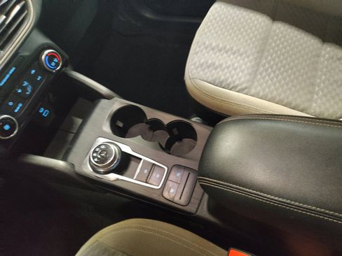 Used 2022 Ford Escape SE FWD image 26