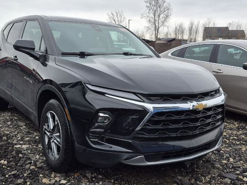 Used 2023 Chevrolet Blazer LT w/ Driver Confidence Package image 2