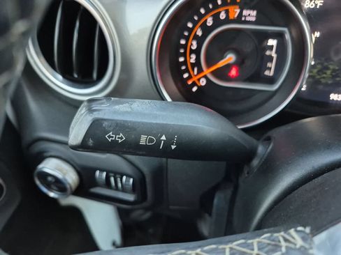 Used 2020 Jeep Gladiator Overland AWD/4WD image 18