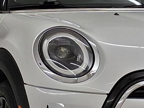 Certified 2024 MINI Cooper 2-Door Hardtop FWD image 9