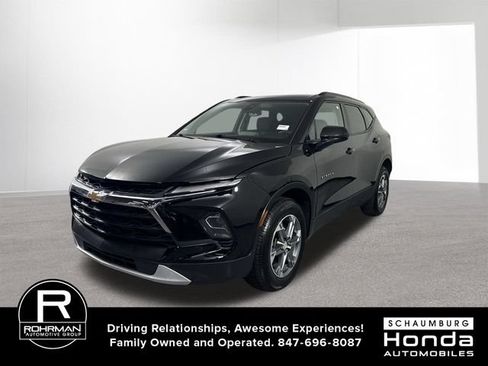 Used 2024 Chevrolet Blazer LT w/ Convenience Package AWD/4WD image 2