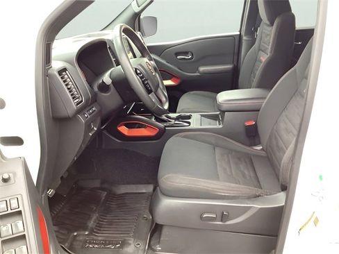 Used 2024 Nissan Frontier PRO-4X w/ Pro Convenience Package image 15