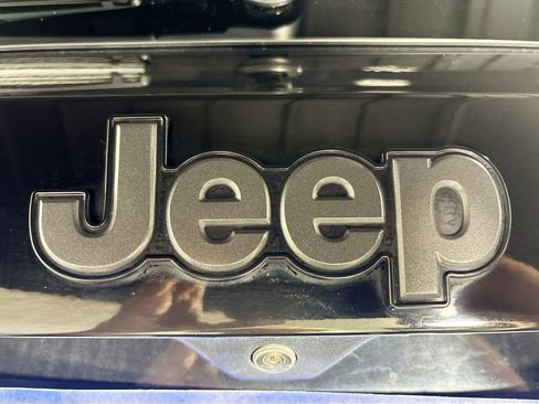 Used 2022 Jeep Renegade Trailhawk image 24