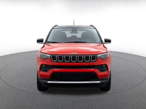 Used 2025 Jeep Compass Limited AWD/4WD image 2