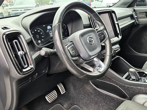 Used 2019 Volvo XC40 T5 R-Design AWD/4WD image 16