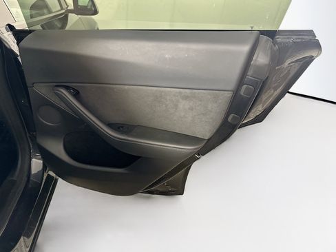 Used 2024 Tesla Model Y Long Range image 28