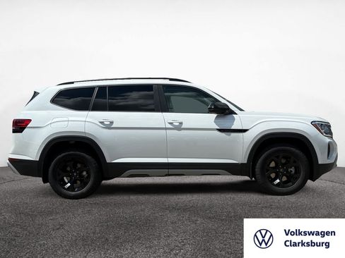 New 2026 Volkswagen Atlas Peak Edition image 6