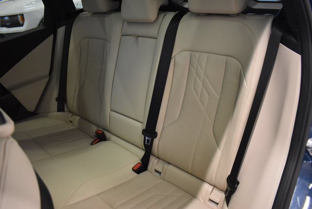 Used 2025 BMW X3 xDrive30i w/ M Sport Package AWD/4WD image 7