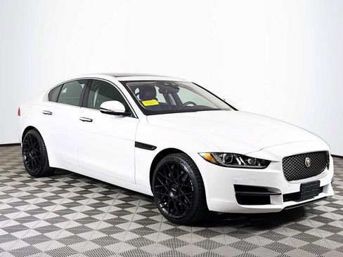 Used 2019 Jaguar XE Premium AWD/4WD image 3