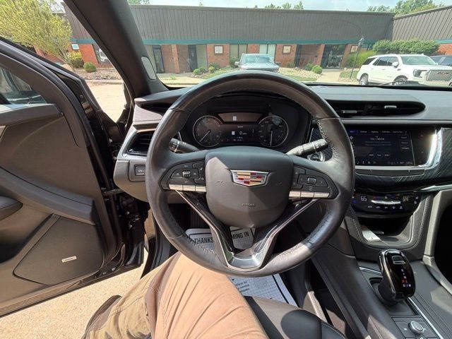 Used 2024 Cadillac XT6 Premium Luxury FWD image 10