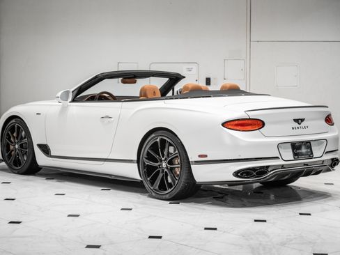 New 2024 Bentley Continental GT V8 AWD/4WD image 3