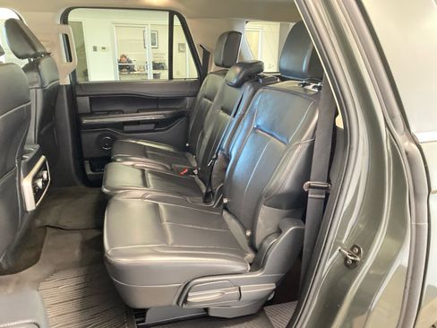 Used 2023 Ford Expedition Max XLT image 11