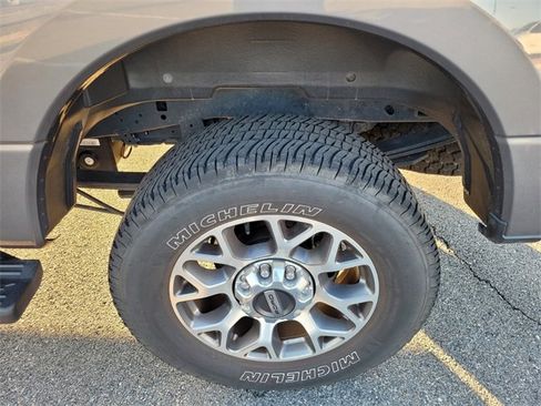 Used 2022 Ford F250 Lariat w/ Lariat Value Package image 19