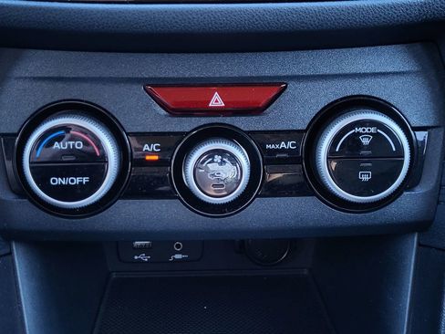 Used 2021 Subaru Crosstrek 2.0i image 10