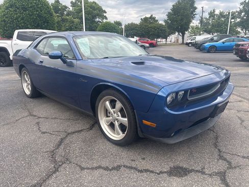 Used 2010 Dodge Challenger R/T RWD image 1