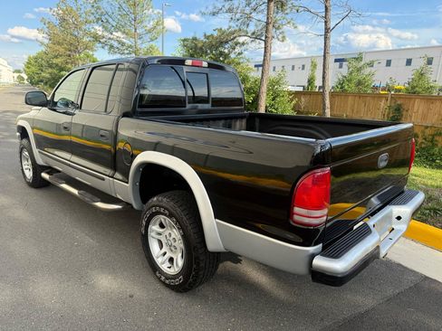 Used 2004 Dodge Dakota SLT w/ Deluxe Convenience Group AWD/4WD image 3