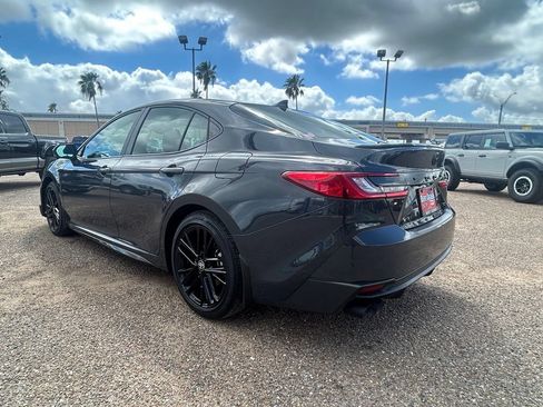 Used 2025 Toyota Camry SE w/ Convenience Package FWD image 4