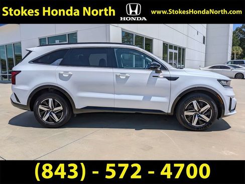 Used 2021 Kia Sorento S FWD image 8