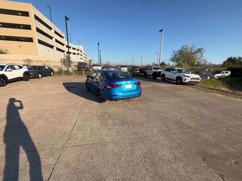 Used 2025 Nissan Sentra SV image 15