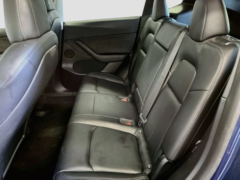 Used 2021 Tesla Model Y Long Range AWD/4WD image 24