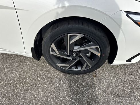 New 2026 Hyundai Elantra Limited image 12