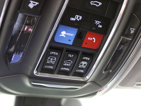 Used 2023 Jeep Grand Cherokee 4WD 4xe w/ Luxury Tech Group II image 16